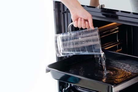 Паровая очистка духовки: плюсы и минусы гидролизной технологии
