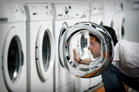 Как установить стиральную машину, чтобы не скакать?