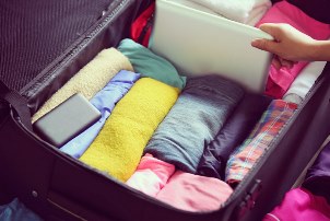 Как компактно упаковать вещи в чемодан: берем самое необходимое