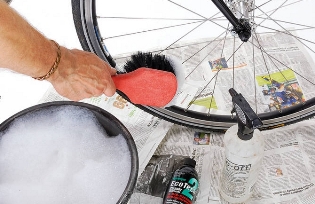 Как мыть велосипед: советы по влажной и сухой чистке