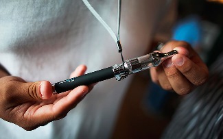 Как правильно ухаживать за электронными сигаретами с помощью распылителя и клиромайзера