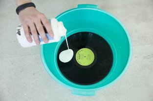 Как чистить виниловые пластинки