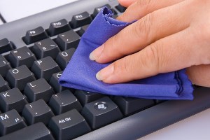 Как почистить клавиатуру: советы для ПК и ноутбуков