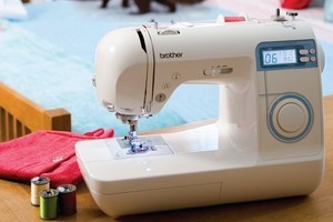 Как выбрать швейную машинку для дома: руководство для новичков