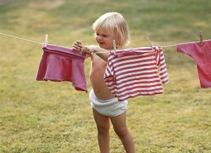 Моющие средства для стирки детской одежды: выбираем лучшее