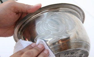 Как быстро очистить сковороду из нержавеющей стали от нагара внутри и снаружи?