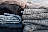 Как постирать и размягчить шерстяное одеяло?
