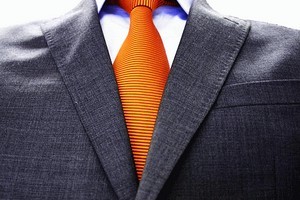 Как погладить галстук и мужской костюм, чтобы сшить идеальную одежду?